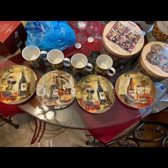 Sakura dessert plates and cups 4 of each - Picture 2 of 5